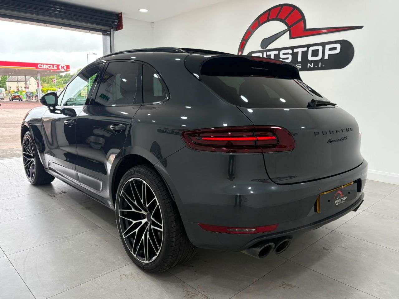 2016 PORSCHE MACAN 2016 PORSCHE MACAN