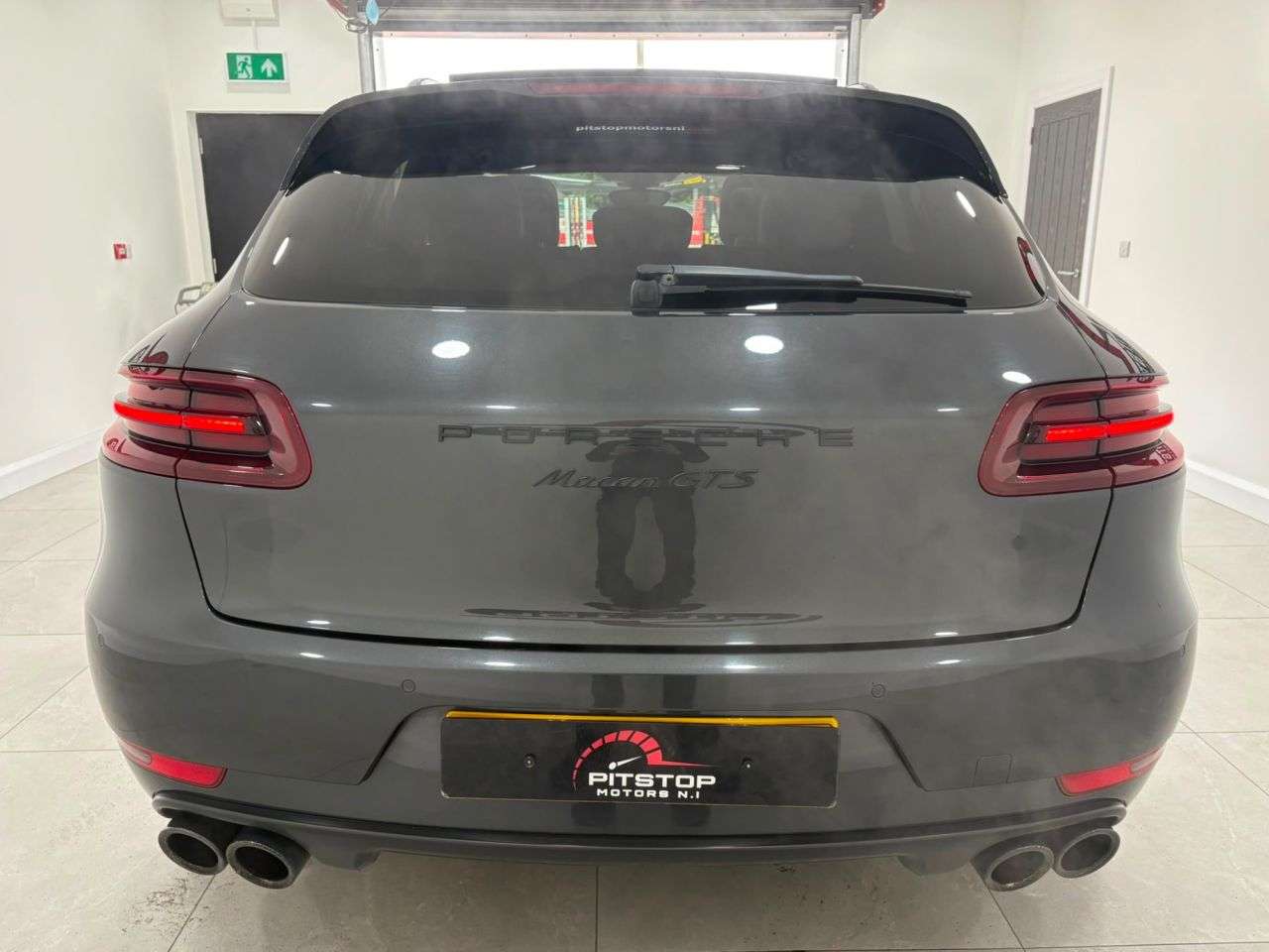 2016 PORSCHE MACAN 2016 PORSCHE MACAN
