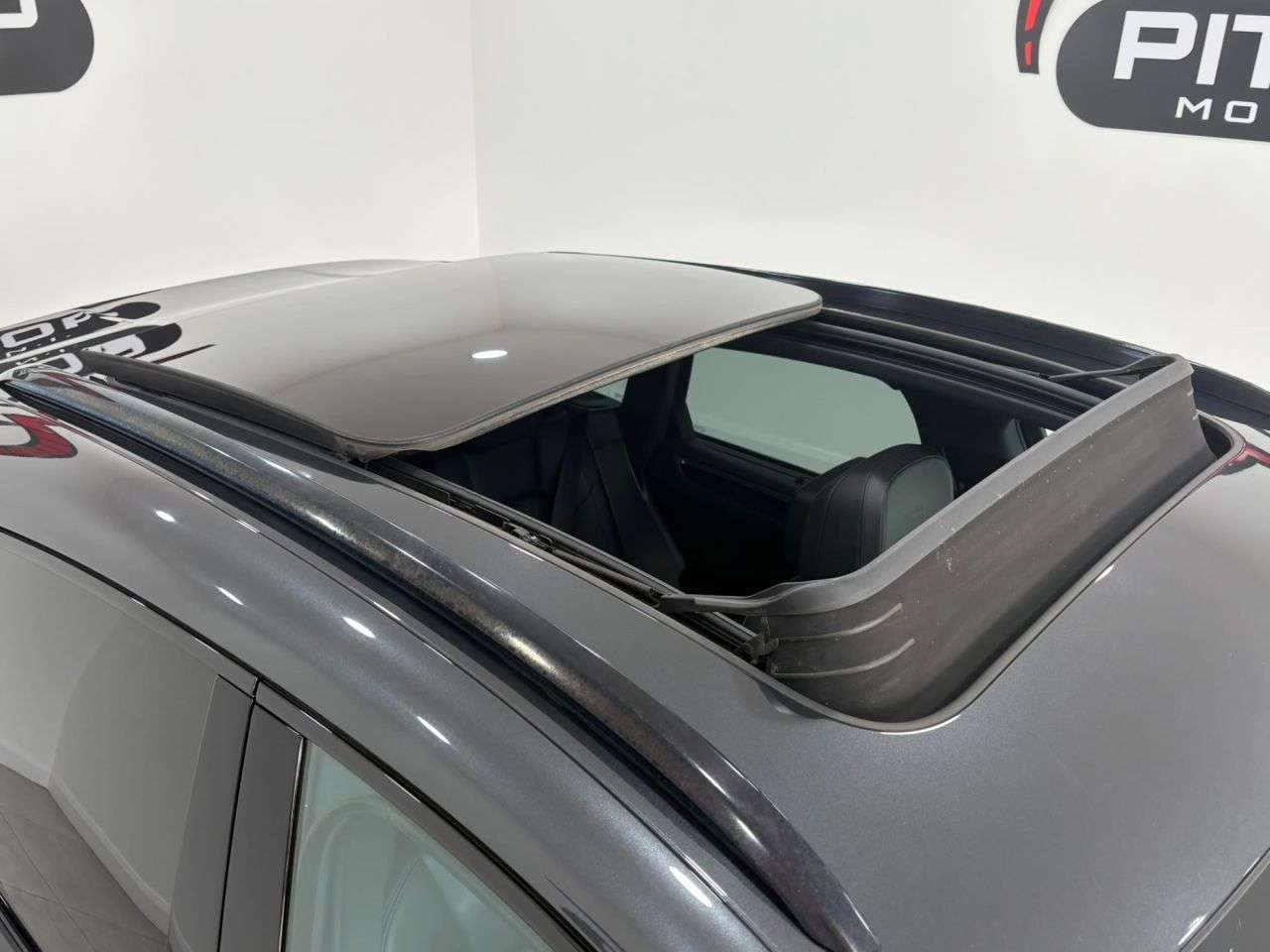 2016 PORSCHE MACAN 2016 PORSCHE MACAN