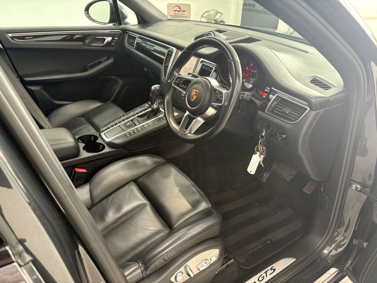 2016 PORSCHE MACAN 2016 PORSCHE MACAN