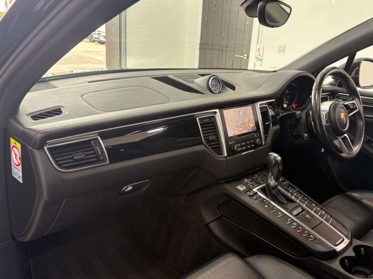 2016 PORSCHE MACAN 2016 PORSCHE MACAN
