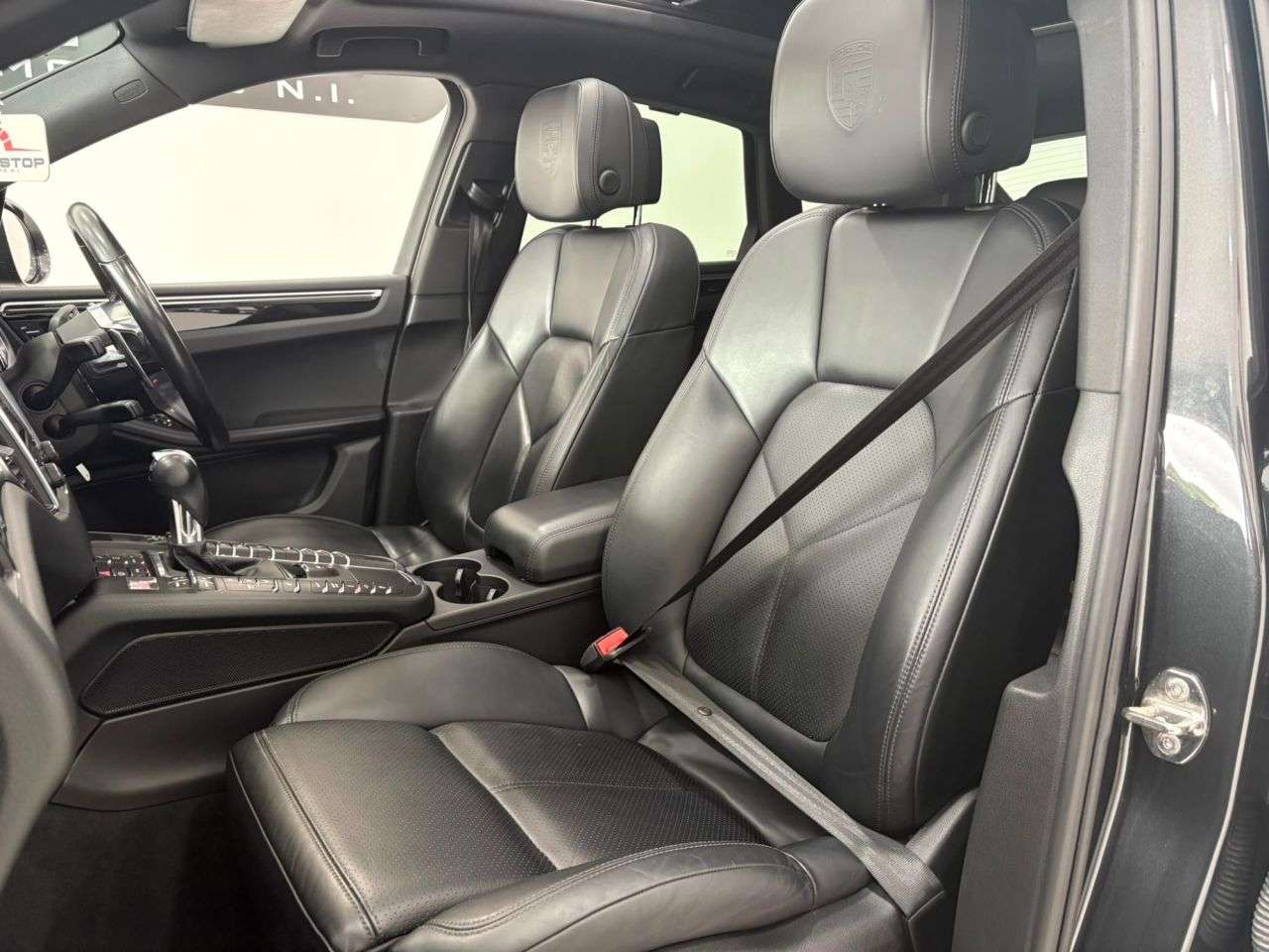 2016 PORSCHE MACAN 2016 PORSCHE MACAN