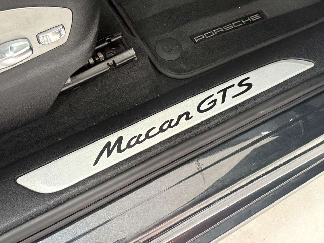 2016 PORSCHE MACAN 2016 PORSCHE MACAN