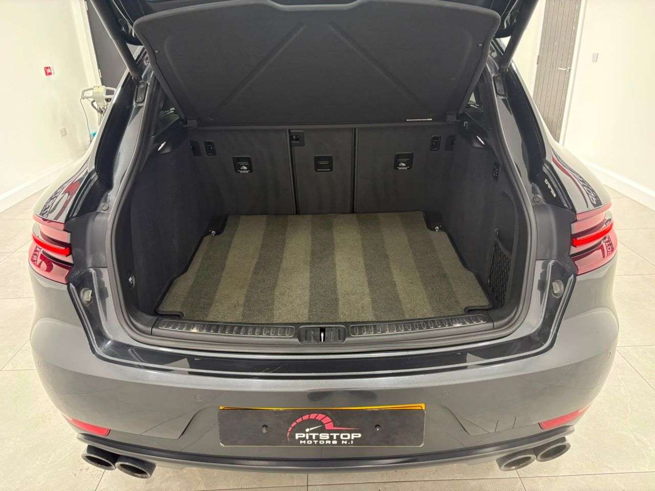 2016 PORSCHE MACAN 2016 PORSCHE MACAN