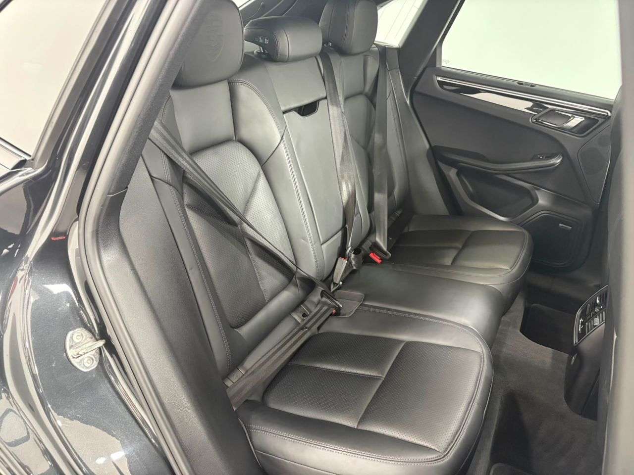 2016 PORSCHE MACAN 2016 PORSCHE MACAN