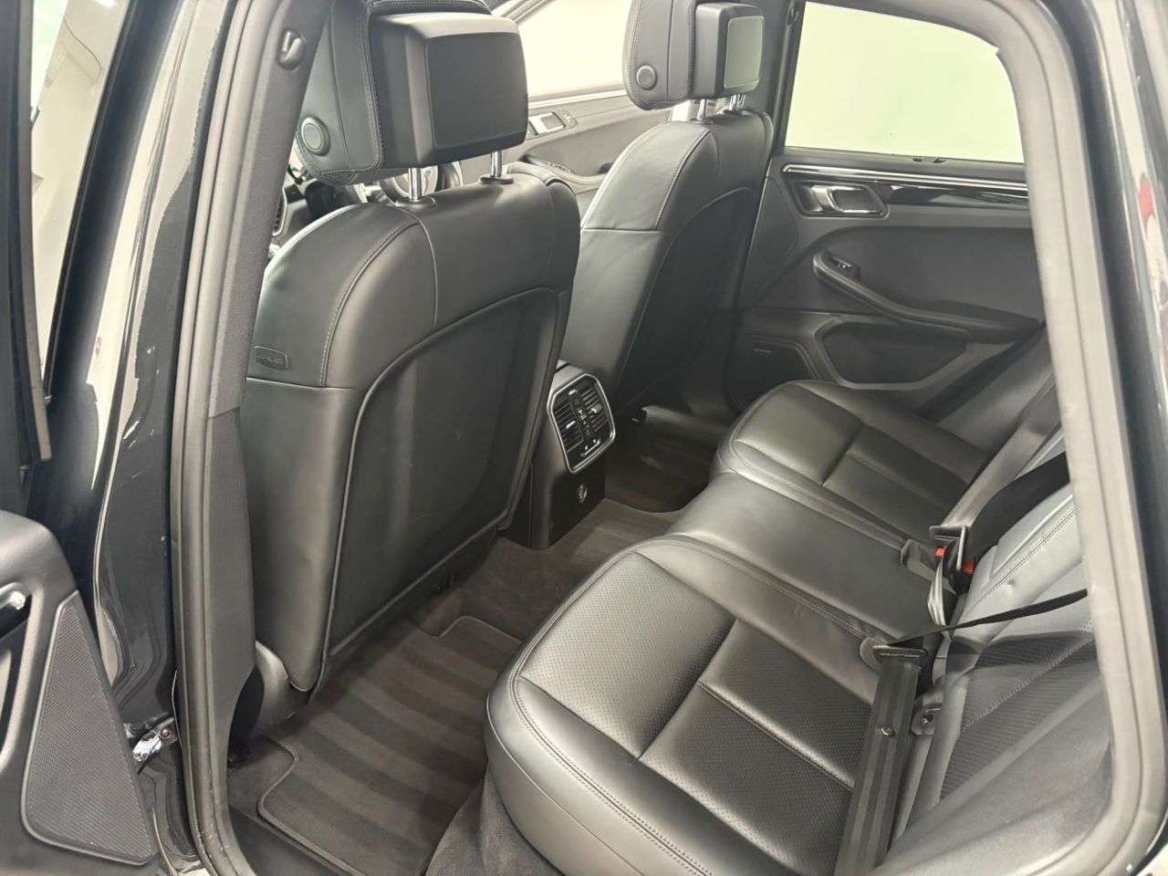 2016 PORSCHE MACAN 2016 PORSCHE MACAN