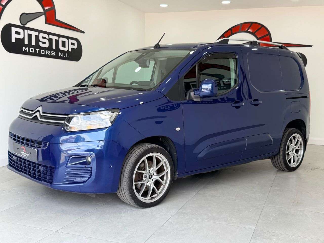 A 2020 CITROEN BERLINGO 1.5 BlueHDi 1000 Driver M Panel Van 5dr Diesel EAT8 SWB Euro 6 (s/s) (130 p A 2020 CITROEN BERLINGO 1.5 BlueHDi 1000 Driver M Panel Van 5dr Diesel EAT8 SWB Euro 6 (s/s) (130 p