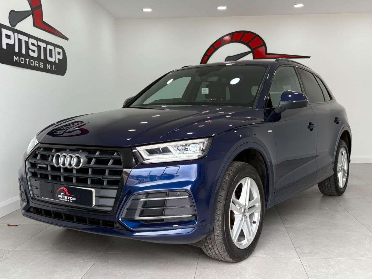 A 2018 AUDI Q5 2.0 TDI S line SUV 5dr Diesel S Tronic quattro Euro 6 (s/s) (190 ps) A 2018 AUDI Q5 2.0 TDI S line SUV 5dr Diesel S Tronic quattro Euro 6 (s/s) (190 ps)