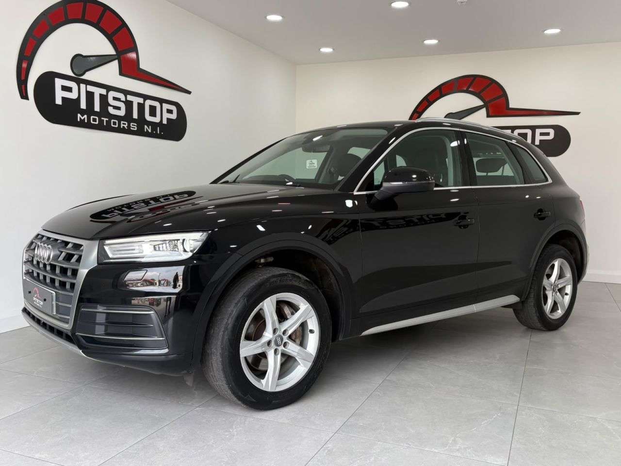 A 2018 AUDI Q5 2.0 TDI Sport SUV 5dr Diesel S Tronic quattro Euro 6 (s/s) (190 ps) A 2018 AUDI Q5 2.0 TDI Sport SUV 5dr Diesel S Tronic quattro Euro 6 (s/s) (190 ps)
