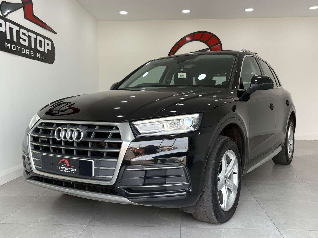 A 2018 AUDI Q5 2.0 TDI Sport SUV 5dr Diesel S Tronic quattro Euro 6 (s/s) (190 ps) A 2018 AUDI Q5 2.0 TDI Sport SUV 5dr Diesel S Tronic quattro Euro 6 (s/s) (190 ps)