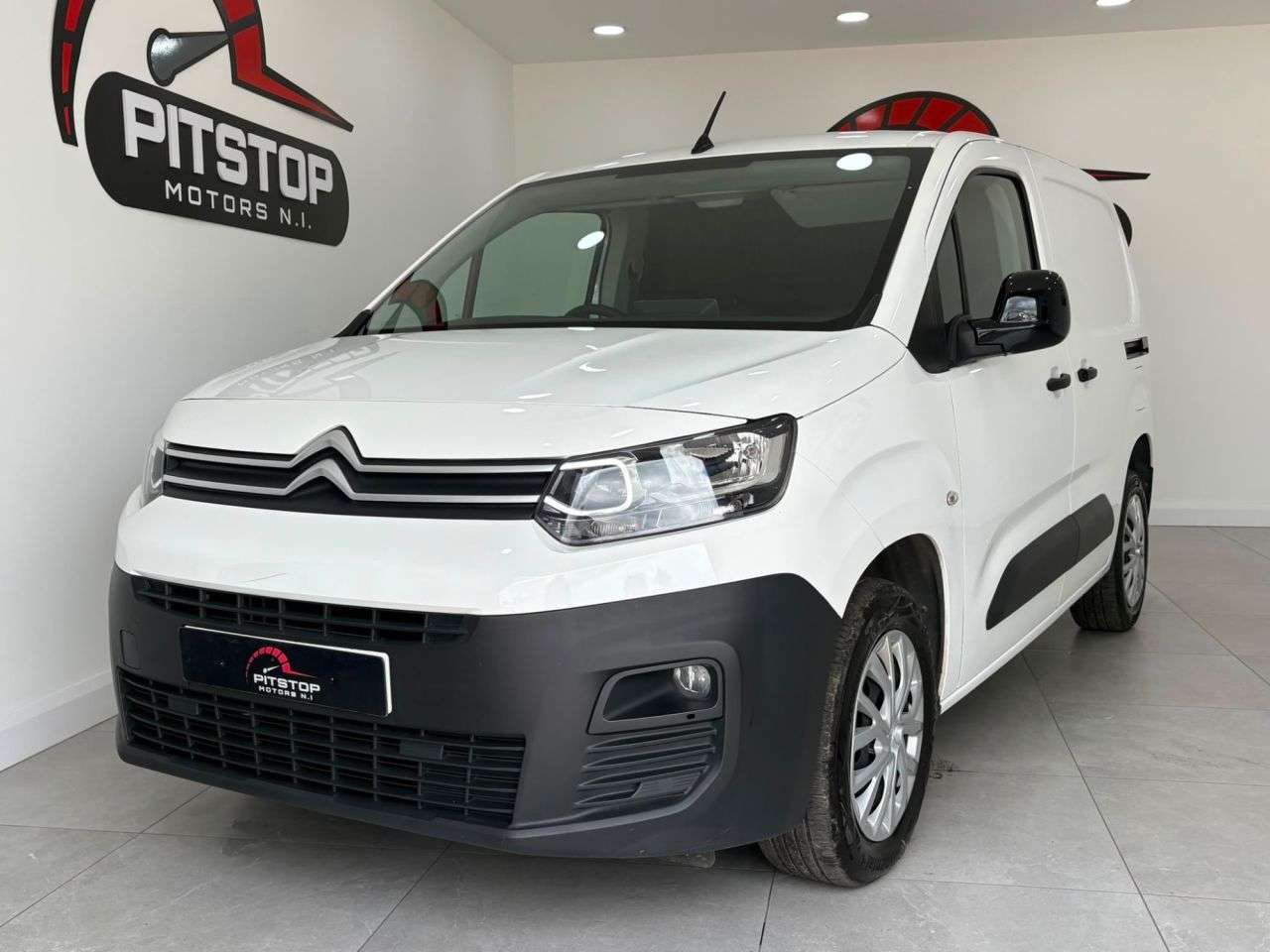 A 2022 CITROEN BERLINGO 1.5 BlueHDi 1000 Enterprise M Pro Panel Van 5dr Diesel Manual SWB Euro 6 (s A 2022 CITROEN BERLINGO 1.5 BlueHDi 1000 Enterprise M Pro Panel Van 5dr Diesel Manual SWB Euro 6 (s