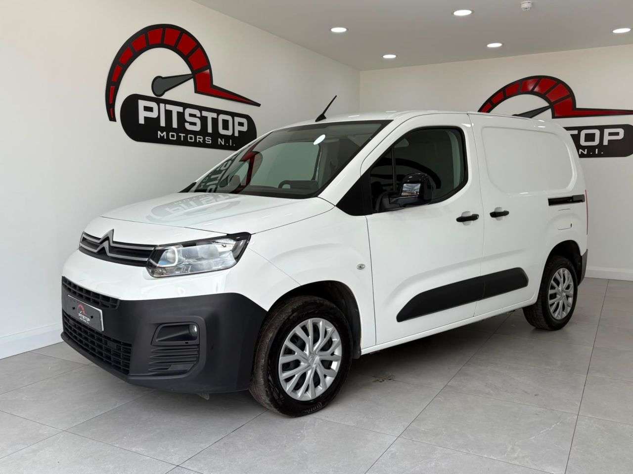 A 2022 CITROEN BERLINGO 1.5 BlueHDi 1000 Enterprise M Pro Panel Van 5dr Diesel Manual SWB Euro 6 (s A 2022 CITROEN BERLINGO 1.5 BlueHDi 1000 Enterprise M Pro Panel Van 5dr Diesel Manual SWB Euro 6 (s