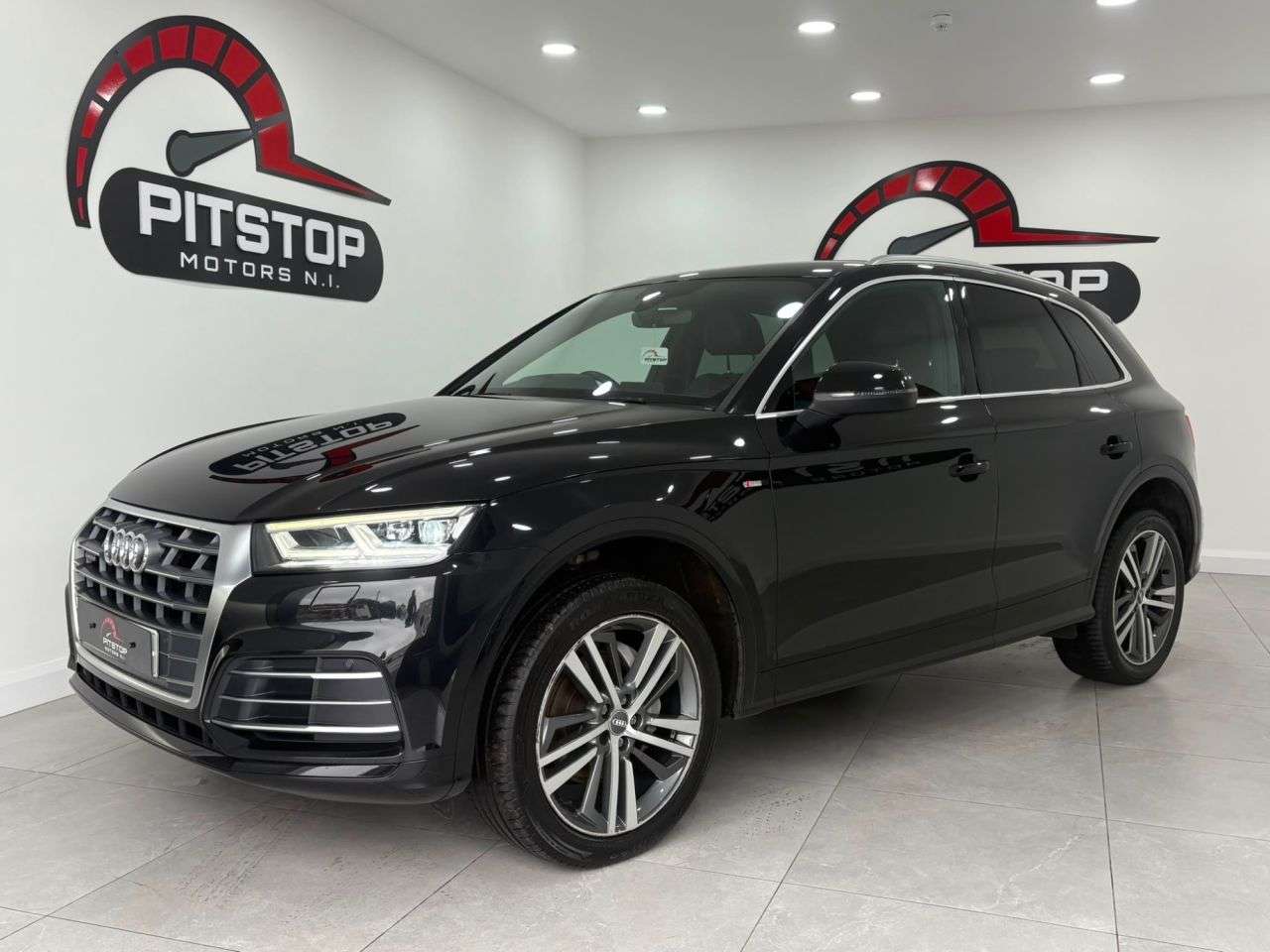 A 2018 AUDI Q5 2.0 TDI S line SUV 5dr Diesel S Tronic quattro Euro 6 (s/s) (190 ps) A 2018 AUDI Q5 2.0 TDI S line SUV 5dr Diesel S Tronic quattro Euro 6 (s/s) (190 ps)