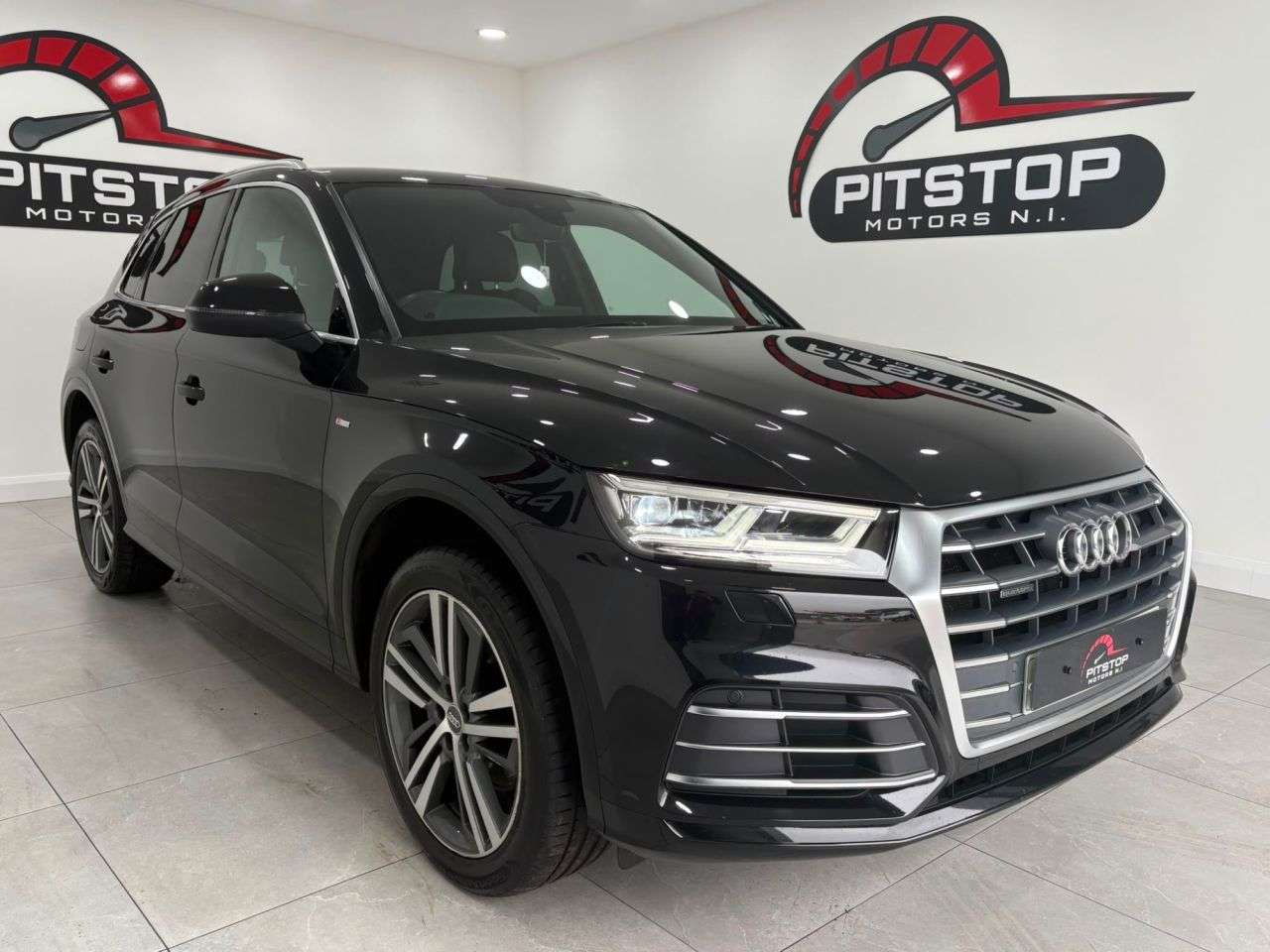 A 2018 AUDI Q5 2.0 TDI S line SUV 5dr Diesel S Tronic quattro Euro 6 (s/s) (190 ps) A 2018 AUDI Q5 2.0 TDI S line SUV 5dr Diesel S Tronic quattro Euro 6 (s/s) (190 ps)