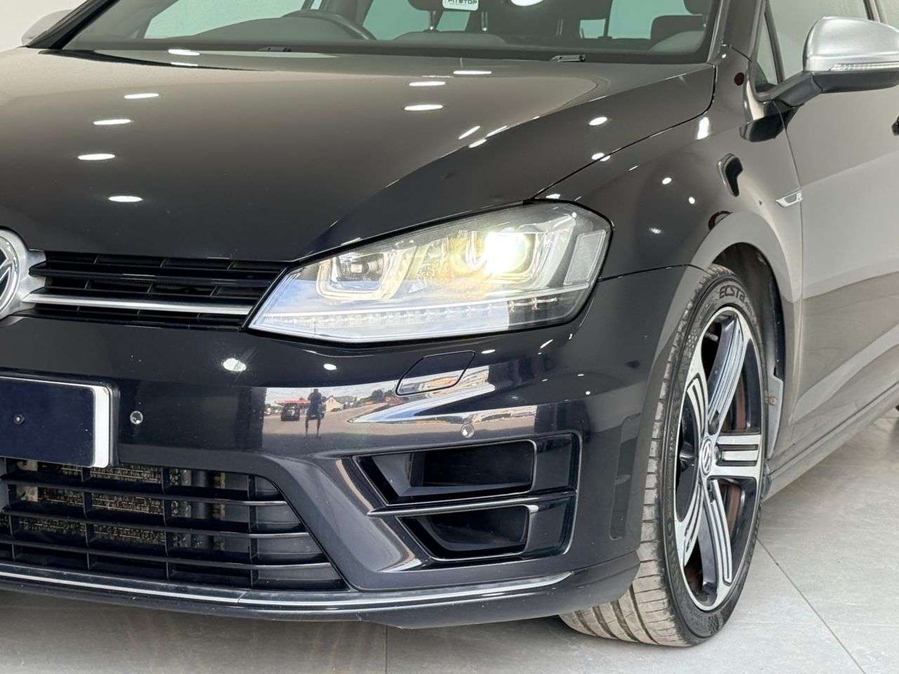 A 2015 VOLKSWAGEN GOLF 2.0 TSI BlueMotion Tech R Hatchback 5dr Petrol Manual 4Motion Euro 6 (s/s) A 2015 VOLKSWAGEN GOLF 2.0 TSI BlueMotion Tech R Hatchback 5dr Petrol Manual 4Motion Euro 6 (s/s)