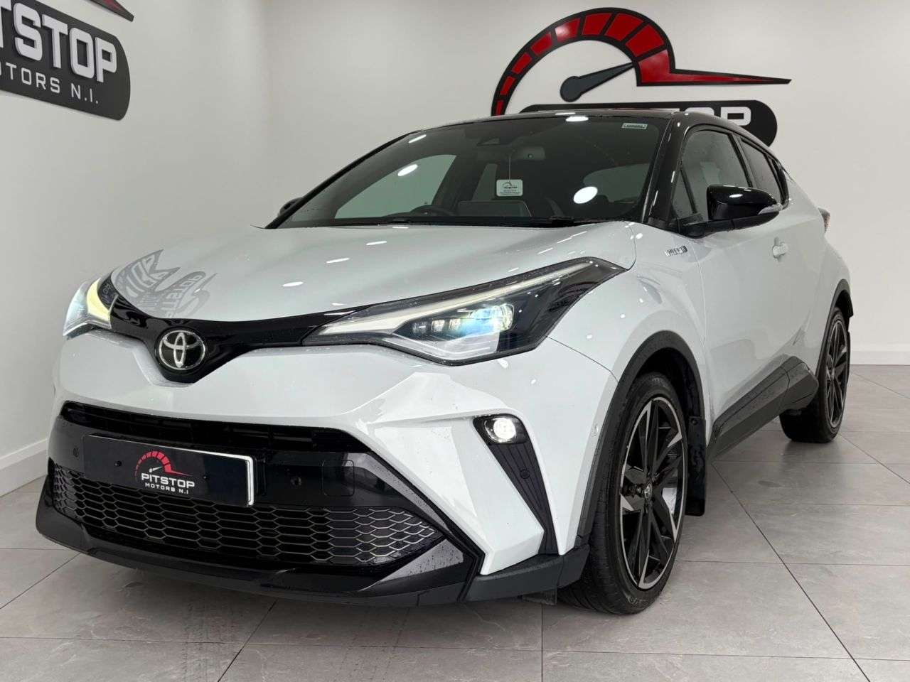 A 2021 TOYOTA C-HR 1.8 VVT-h GR SPORT SUV 5dr Petrol Hybrid CVT Euro 6 (s/s) (122 ps) A 2021 TOYOTA C-HR 1.8 VVT-h GR SPORT SUV 5dr Petrol Hybrid CVT Euro 6 (s/s) (122 ps)