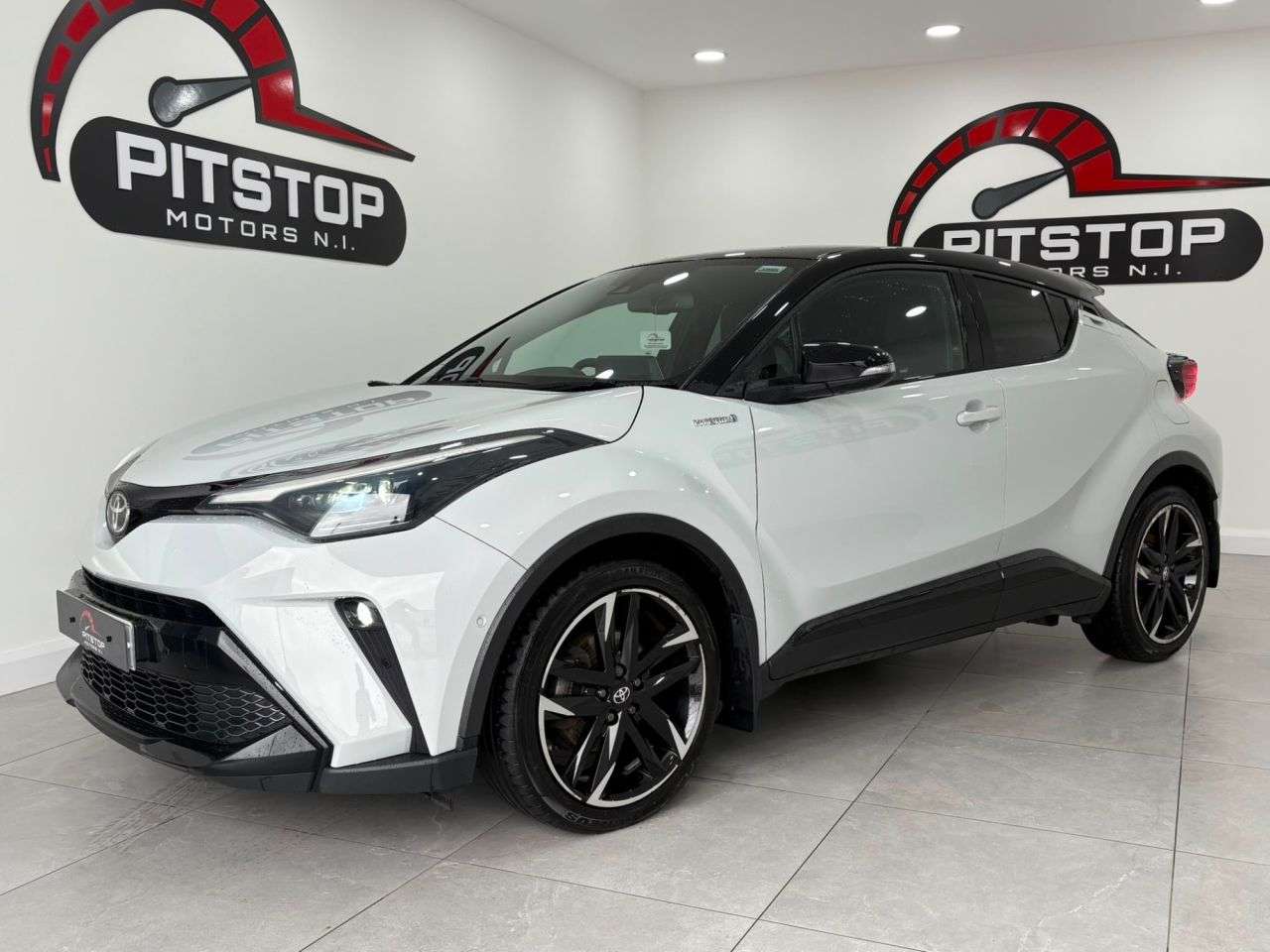 A 2021 TOYOTA C-HR 1.8 VVT-h GR SPORT SUV 5dr Petrol Hybrid CVT Euro 6 (s/s) (122 ps) A 2021 TOYOTA C-HR 1.8 VVT-h GR SPORT SUV 5dr Petrol Hybrid CVT Euro 6 (s/s) (122 ps)
