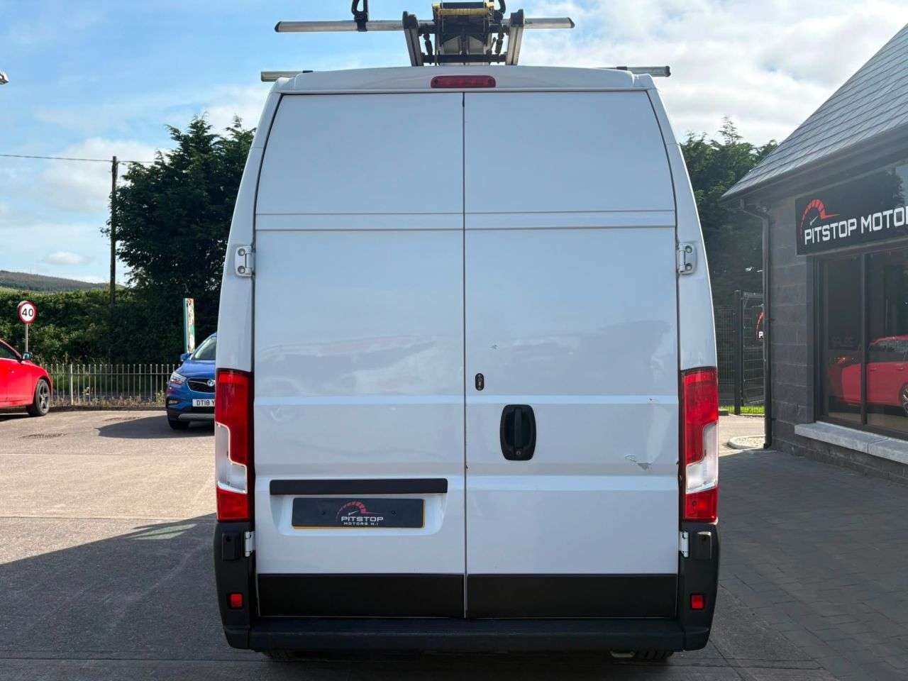 A 2022 PEUGEOT BOXER 2.2 BlueHDi 335 Professional Panel Van 5dr Diesel Manual L3 H3 Euro 6 (s/s) A 2022 PEUGEOT BOXER 2.2 BlueHDi 335 Professional Panel Van 5dr Diesel Manual L3 H3 Euro 6 (s/s)