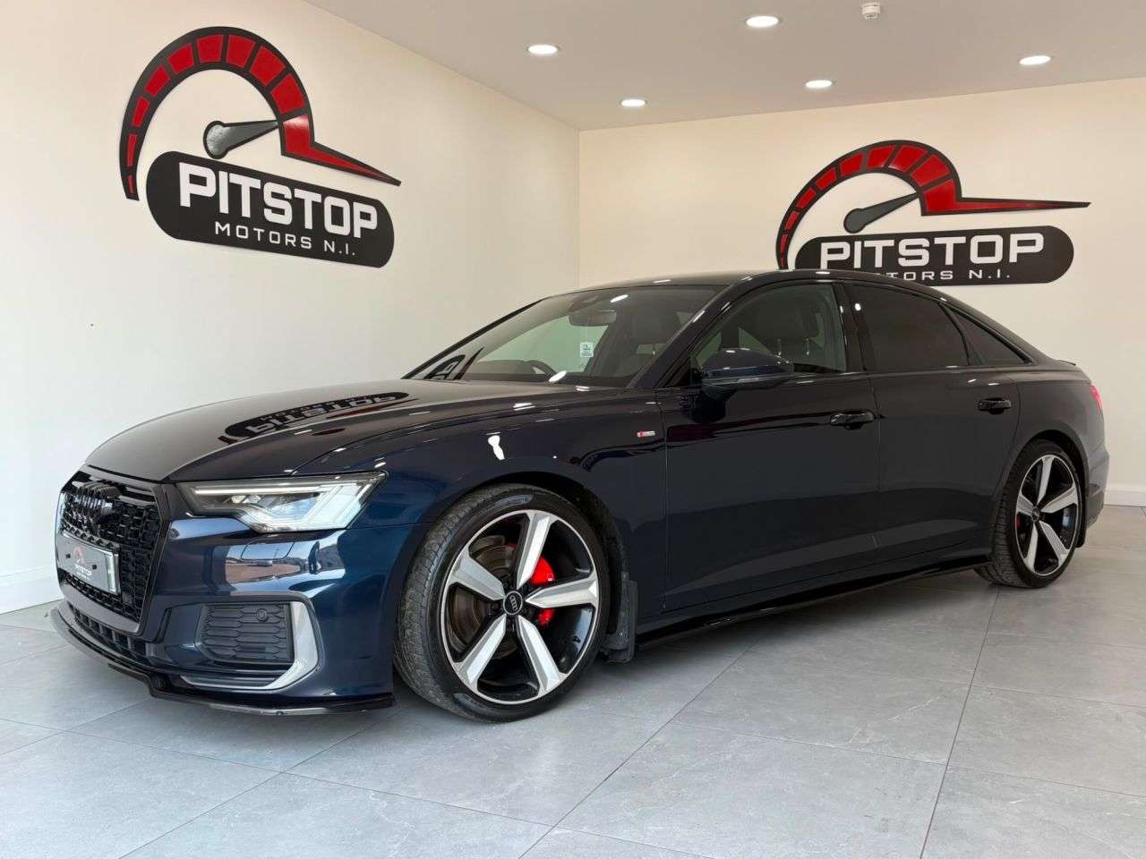 A 2018 AUDI A6 SALOON 2.0 TDI 40 S line Saloon 4dr Diesel S Tronic Euro 6 (s/s) (204 ps) A 2018 AUDI A6 SALOON 2.0 TDI 40 S line Saloon 4dr Diesel S Tronic Euro 6 (s/s) (204 ps)