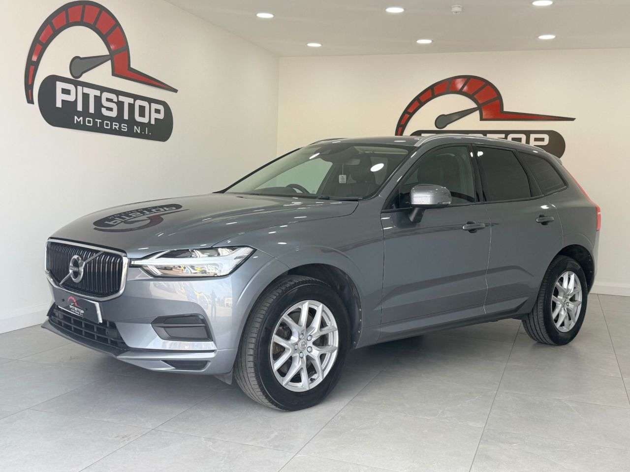 A 2018 VOLVO XC60 2.0 D4 Momentum SUV 5dr Diesel Auto AWD Euro 6 (s/s) (190 ps) A 2018 VOLVO XC60 2.0 D4 Momentum SUV 5dr Diesel Auto AWD Euro 6 (s/s) (190 ps)