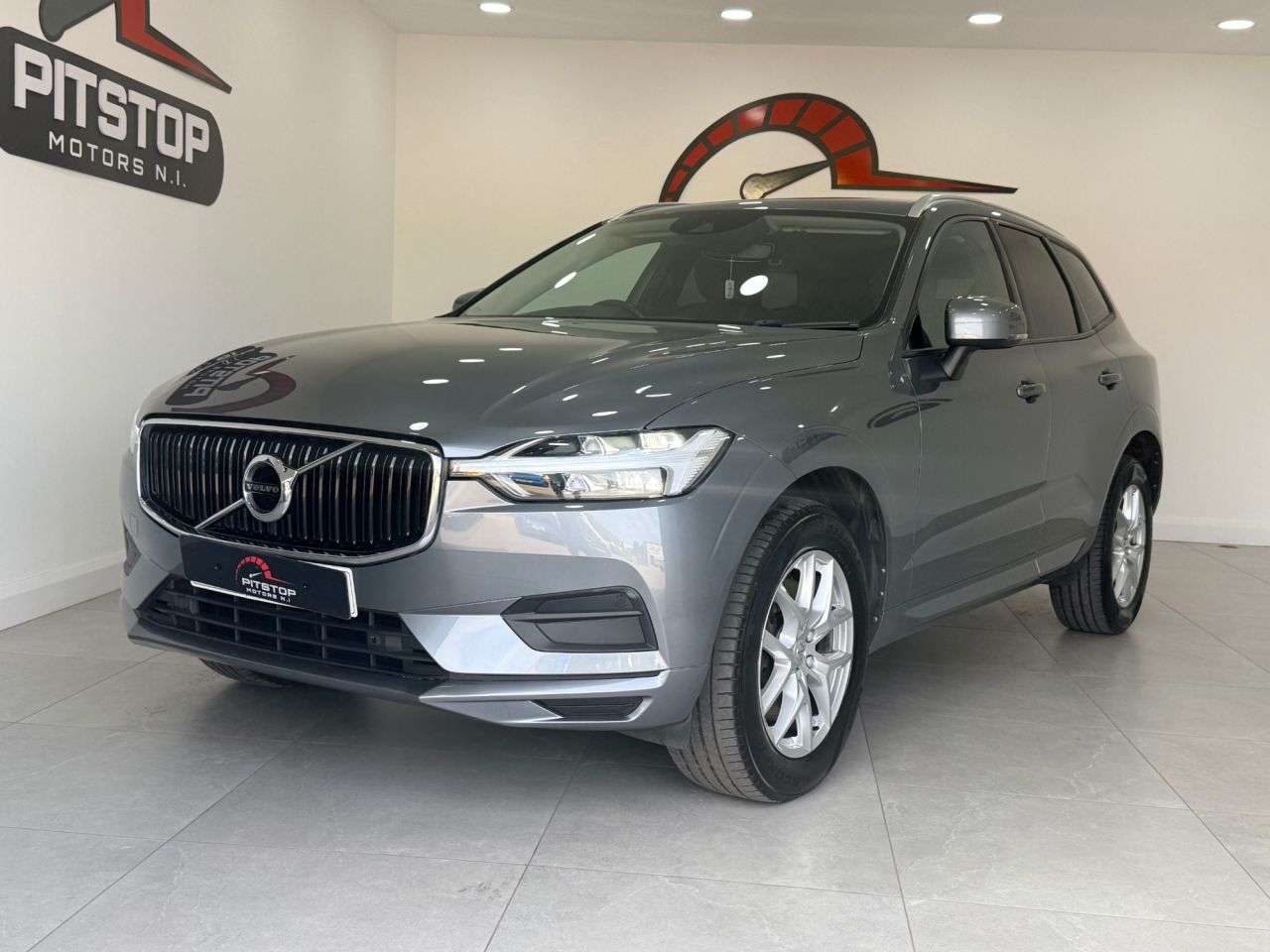A 2018 VOLVO XC60 2.0 D4 Momentum SUV 5dr Diesel Auto AWD Euro 6 (s/s) (190 ps) A 2018 VOLVO XC60 2.0 D4 Momentum SUV 5dr Diesel Auto AWD Euro 6 (s/s) (190 ps)