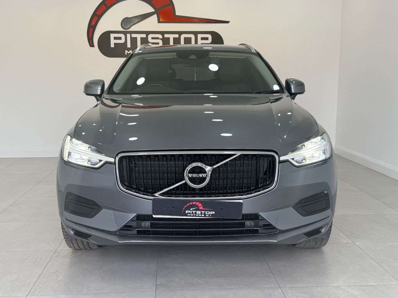 A 2018 VOLVO XC60 2.0 D4 Momentum SUV 5dr Diesel Auto AWD Euro 6 (s/s) (190 ps) A 2018 VOLVO XC60 2.0 D4 Momentum SUV 5dr Diesel Auto AWD Euro 6 (s/s) (190 ps)