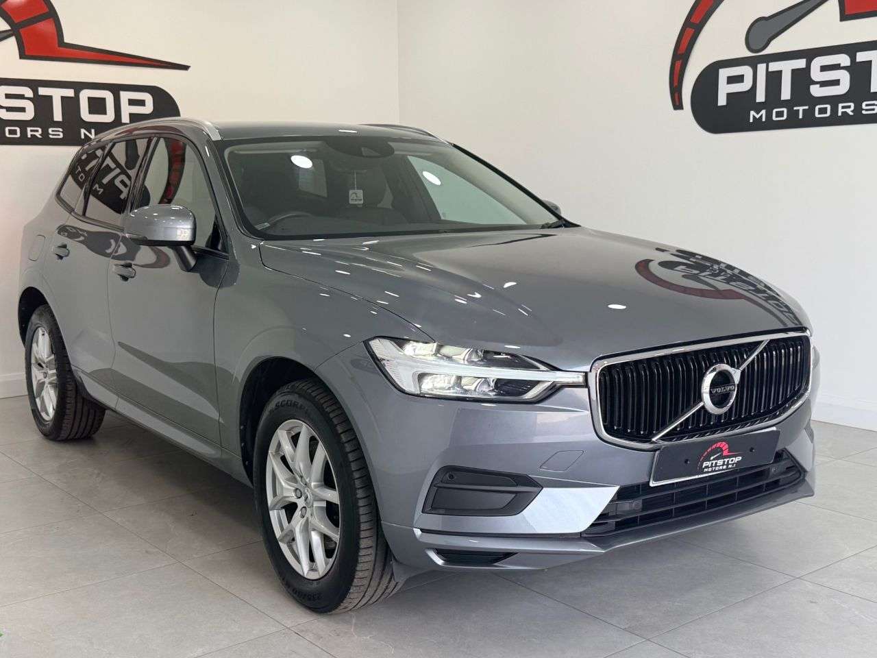 A 2018 VOLVO XC60 2.0 D4 Momentum SUV 5dr Diesel Auto AWD Euro 6 (s/s) (190 ps) A 2018 VOLVO XC60 2.0 D4 Momentum SUV 5dr Diesel Auto AWD Euro 6 (s/s) (190 ps)