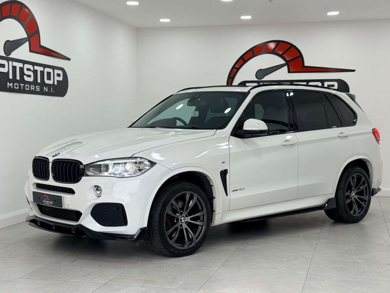 A 2018 BMW X5 3.0 40d M Sport SUV 5dr Diesel Auto xDrive Euro 6 (s/s) (313 ps) A 2018 BMW X5 3.0 40d M Sport SUV 5dr Diesel Auto xDrive Euro 6 (s/s) (313 ps)