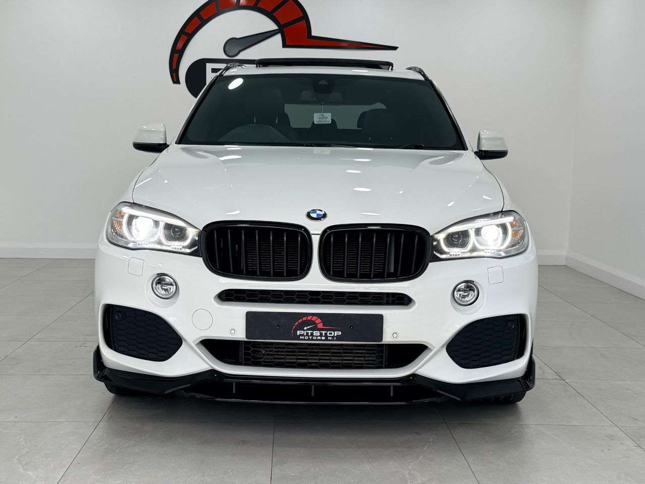 A 2018 BMW X5 3.0 40d M Sport SUV 5dr Diesel Auto xDrive Euro 6 (s/s) (313 ps) A 2018 BMW X5 3.0 40d M Sport SUV 5dr Diesel Auto xDrive Euro 6 (s/s) (313 ps)