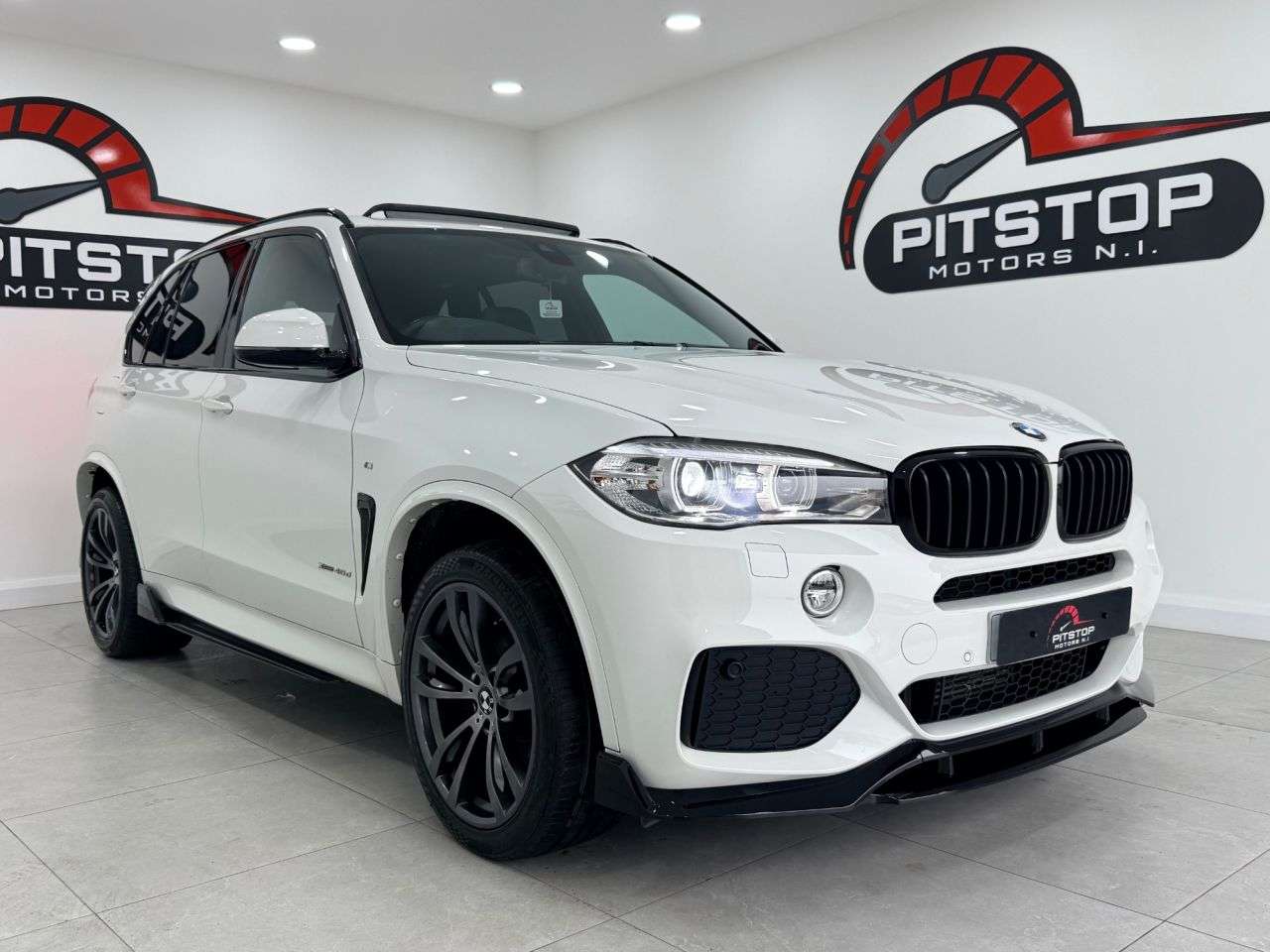A 2018 BMW X5 3.0 40d M Sport SUV 5dr Diesel Auto xDrive Euro 6 (s/s) (313 ps) A 2018 BMW X5 3.0 40d M Sport SUV 5dr Diesel Auto xDrive Euro 6 (s/s) (313 ps)