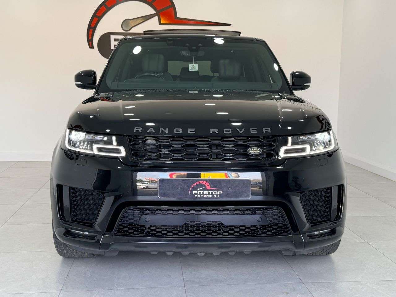A 2019 LAND ROVER RANGE ROVER SPORT 3.0 SD V6 HSE Dynamic SUV 5dr Diesel Auto 4WD Euro 6 (s/s) (306 ps) A 2019 LAND ROVER RANGE ROVER SPORT 3.0 SD V6 HSE Dynamic SUV 5dr Diesel Auto 4WD Euro 6 (s/s) (306 ps)