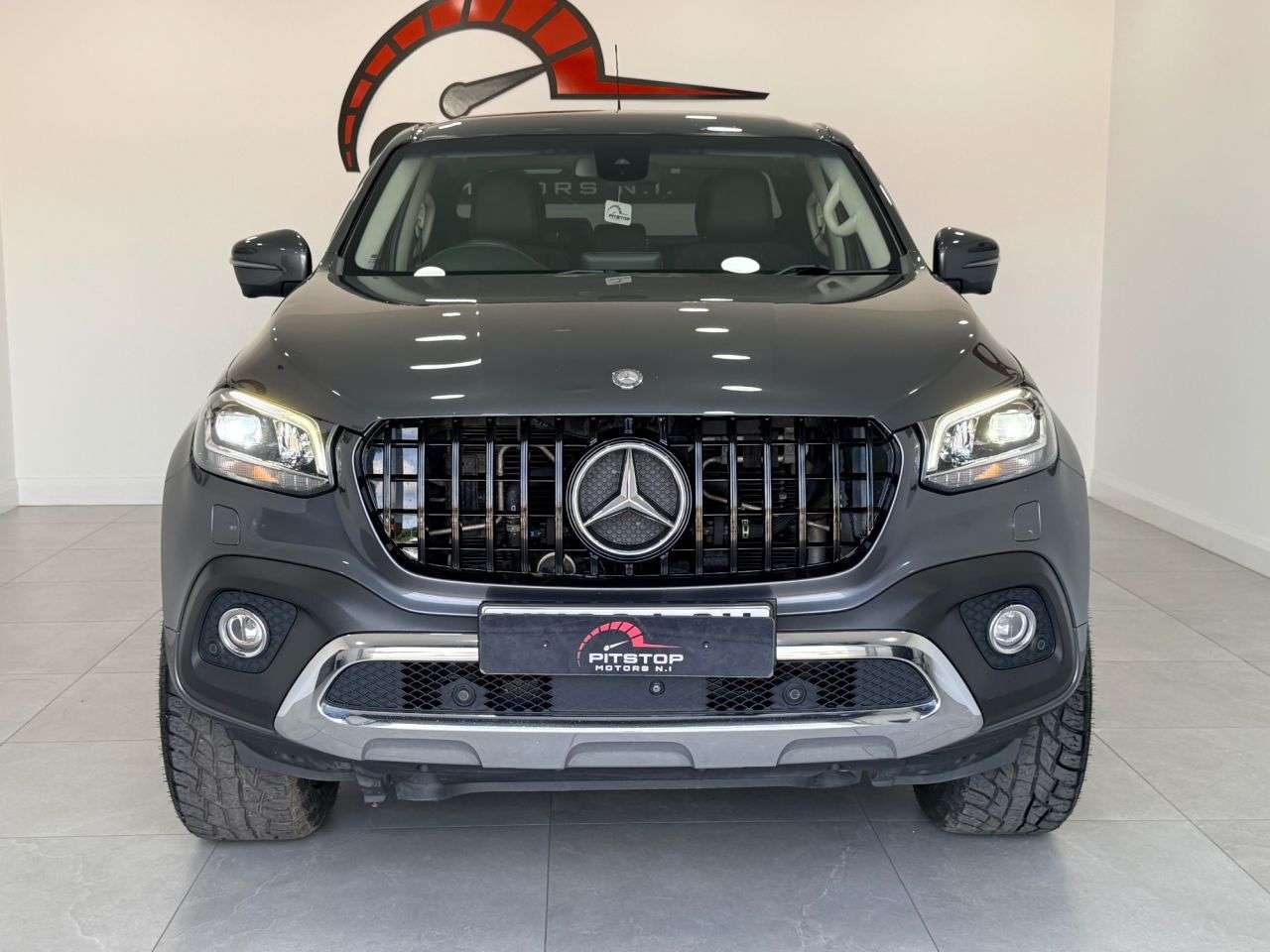 A 2018 MERCEDES-BENZ X CLASS 2.3 CDI Power Pickup Double Cab 4dr Diesel Auto 4MATIC Euro 6 (190 ps) A 2018 MERCEDES-BENZ X CLASS 2.3 CDI Power Pickup Double Cab 4dr Diesel Auto 4MATIC Euro 6 (190 ps)