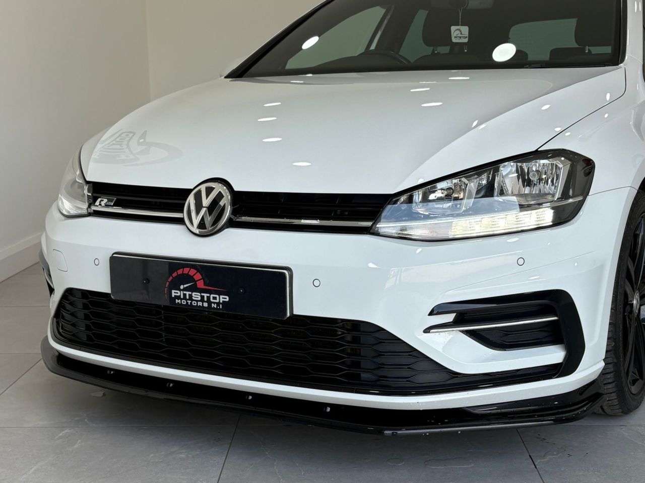 A 2019 VOLKSWAGEN GOLF 1.5 TSI EVO R-Line Hatchback 5dr Petrol Manual Euro 6 (s/s) (150 ps) A 2019 VOLKSWAGEN GOLF 1.5 TSI EVO R-Line Hatchback 5dr Petrol Manual Euro 6 (s/s) (150 ps)