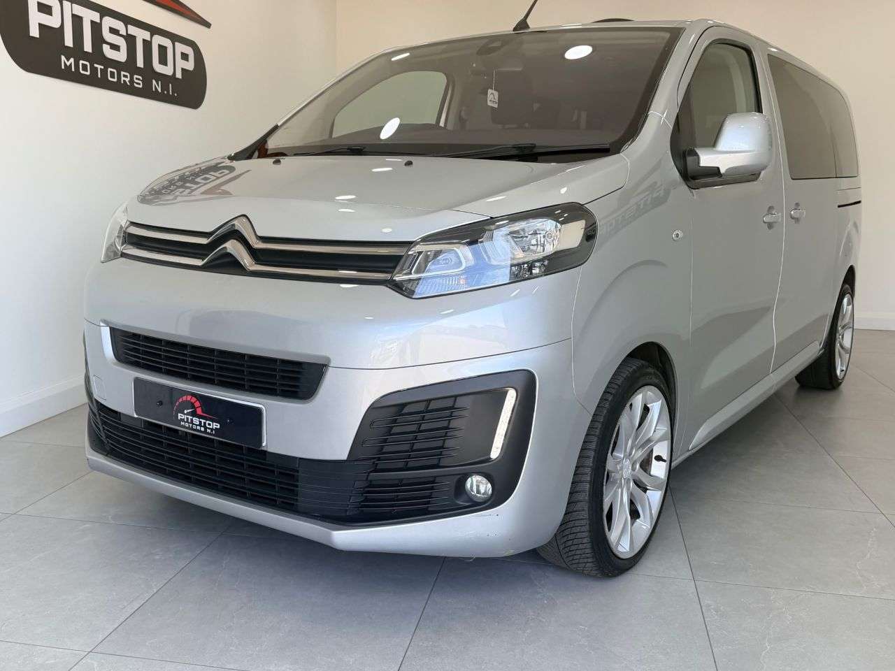 A 2017 CITROEN SPACETOURER 1.6 BlueHDi Feel M MPV 5dr Diesel Manual MWB Euro 6 (s/s) (115 ps) A 2017 CITROEN SPACETOURER 1.6 BlueHDi Feel M MPV 5dr Diesel Manual MWB Euro 6 (s/s) (115 ps)