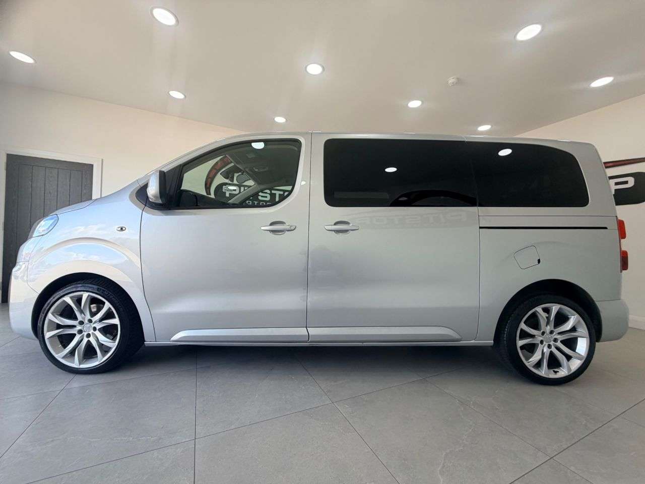 A 2017 CITROEN SPACETOURER 1.6 BlueHDi Feel M MPV 5dr Diesel Manual MWB Euro 6 (s/s) (115 ps) A 2017 CITROEN SPACETOURER 1.6 BlueHDi Feel M MPV 5dr Diesel Manual MWB Euro 6 (s/s) (115 ps)