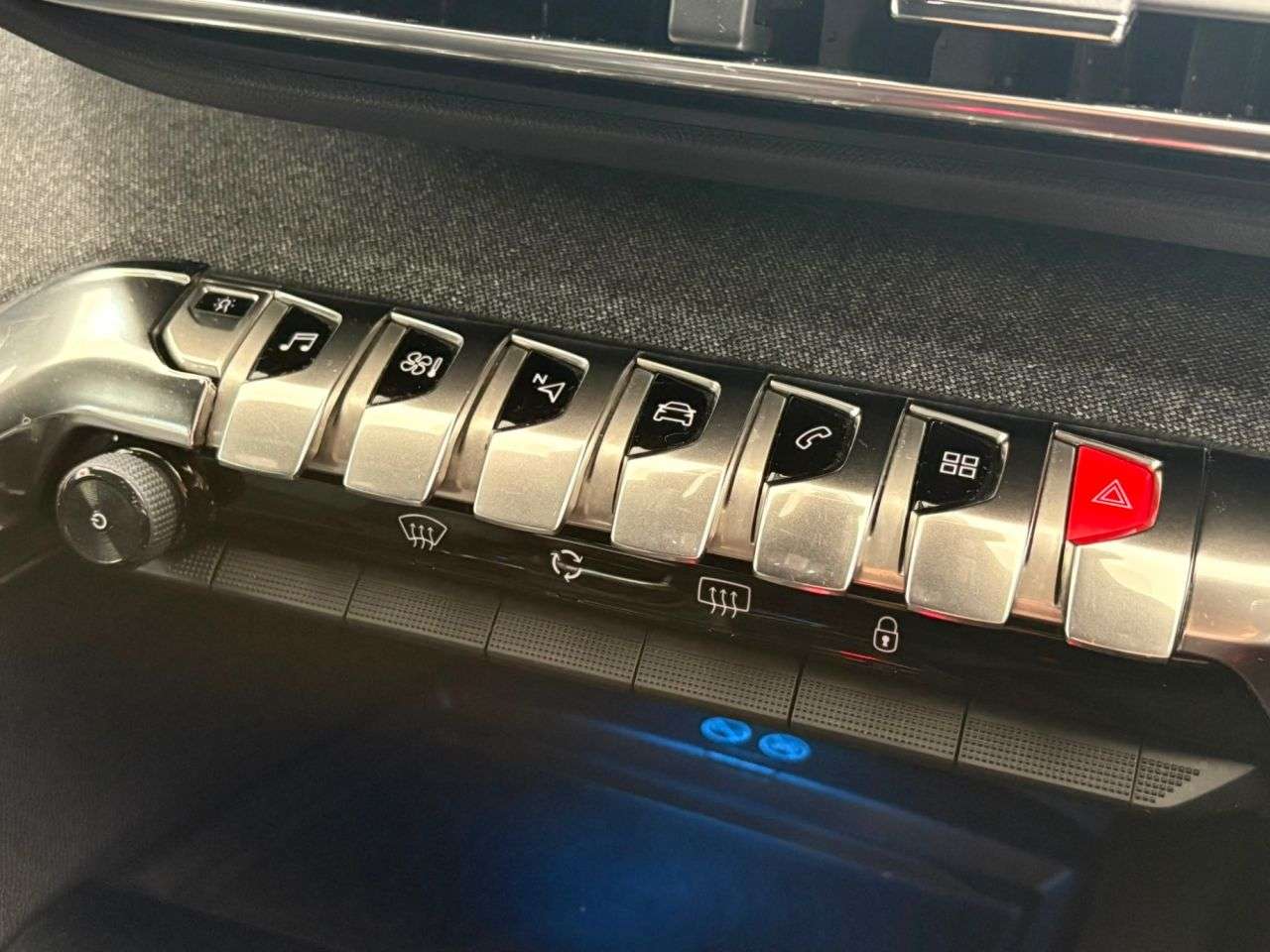 2017 PEUGEOT 3008 2017 PEUGEOT 3008