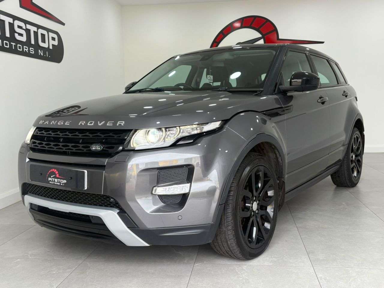 A 2015 LAND ROVER RANGE ROVER EVOQUE 2.2 SD4 Dynamic SUV 5dr Diesel Auto 4WD Euro 5 (s/s) (190 ps) A 2015 LAND ROVER RANGE ROVER EVOQUE 2.2 SD4 Dynamic SUV 5dr Diesel Auto 4WD Euro 5 (s/s) (190 ps)