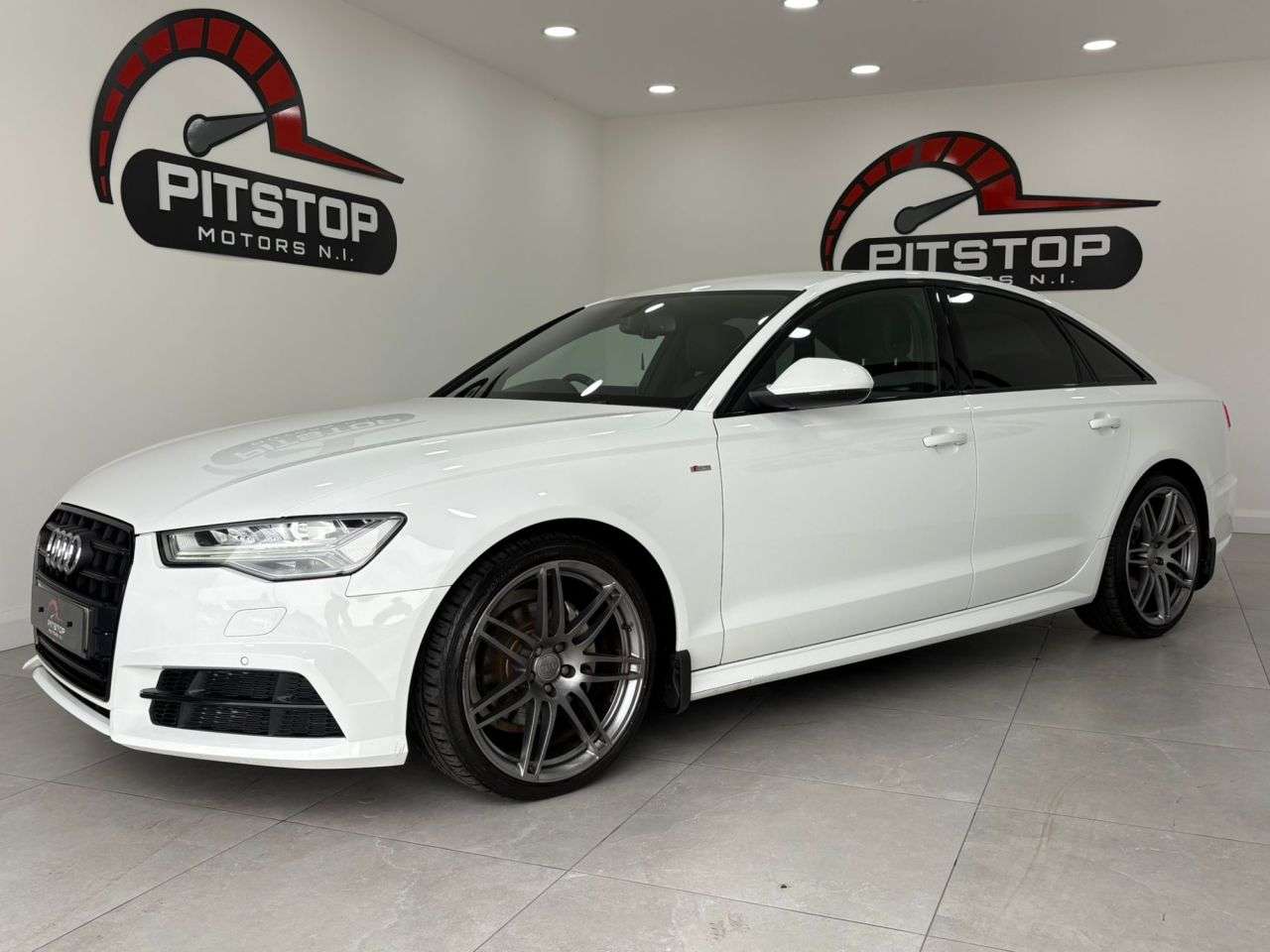 A 2018 AUDI A6 SALOON 2.0 TDI ultra S line Saloon 4dr Diesel Manual Euro 6 (s/s) (190 ps) A 2018 AUDI A6 SALOON 2.0 TDI ultra S line Saloon 4dr Diesel Manual Euro 6 (s/s) (190 ps)