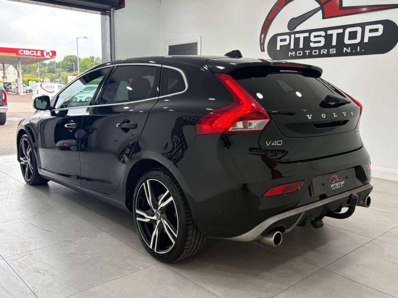 2019 VOLVO V40 2019 VOLVO V40