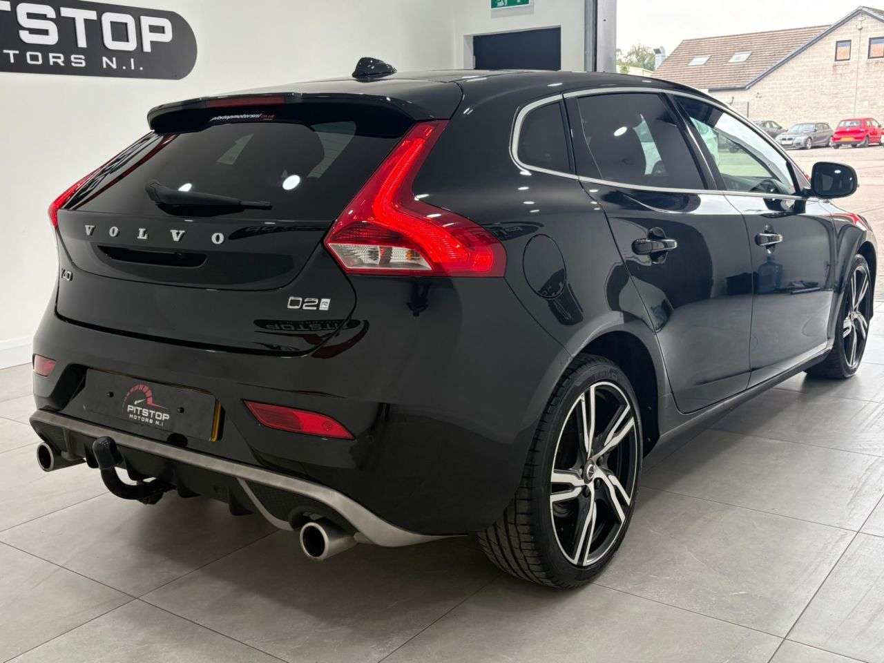 2019 VOLVO V40 2019 VOLVO V40