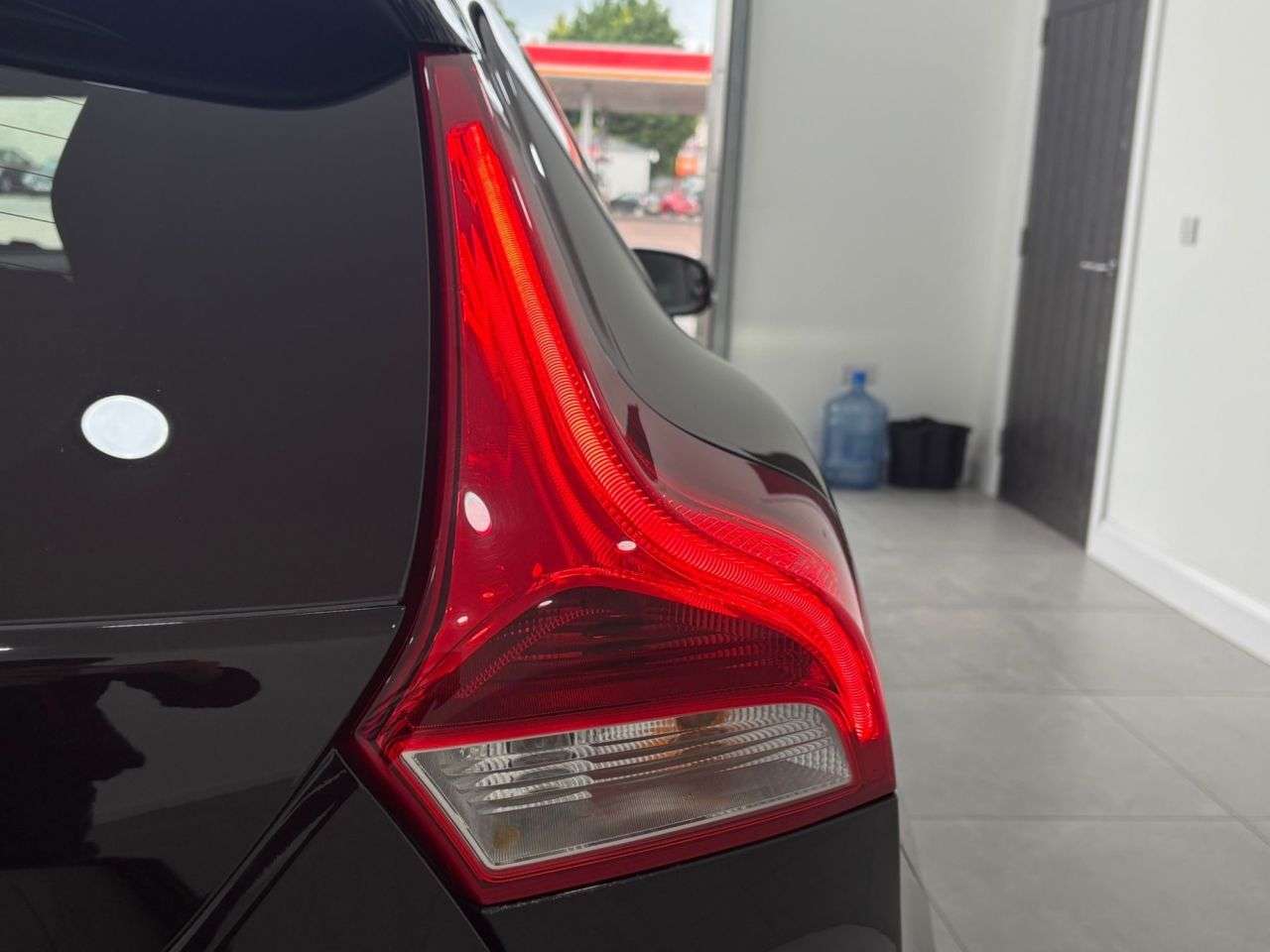 2019 VOLVO V40 2019 VOLVO V40