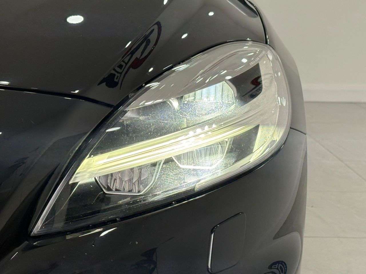 2019 VOLVO V40 2019 VOLVO V40
