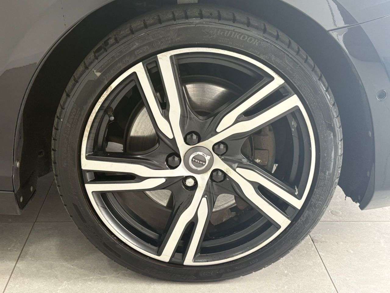 2019 VOLVO V40 2019 VOLVO V40