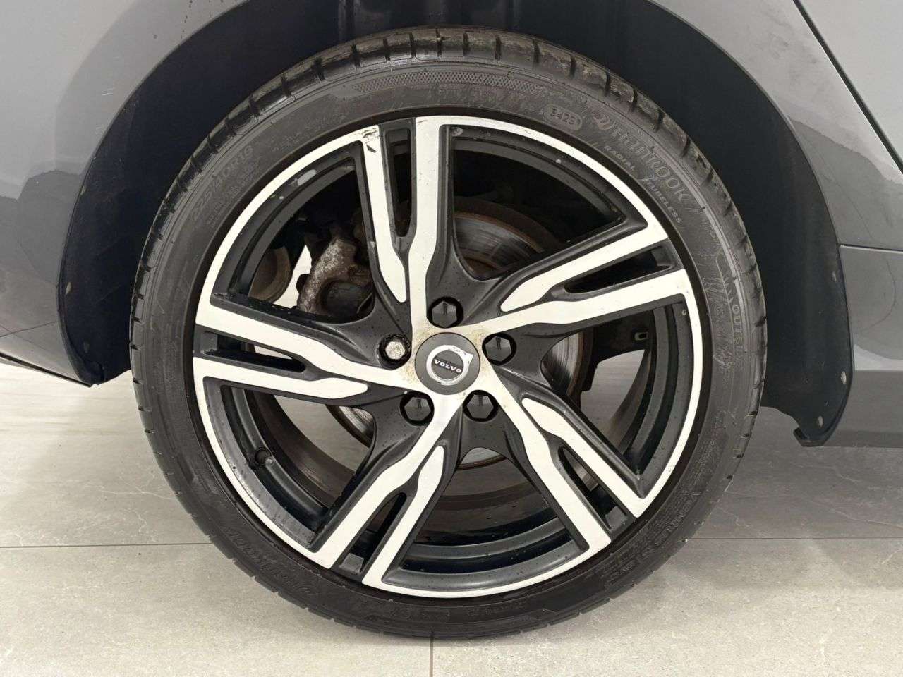 2019 VOLVO V40 2019 VOLVO V40