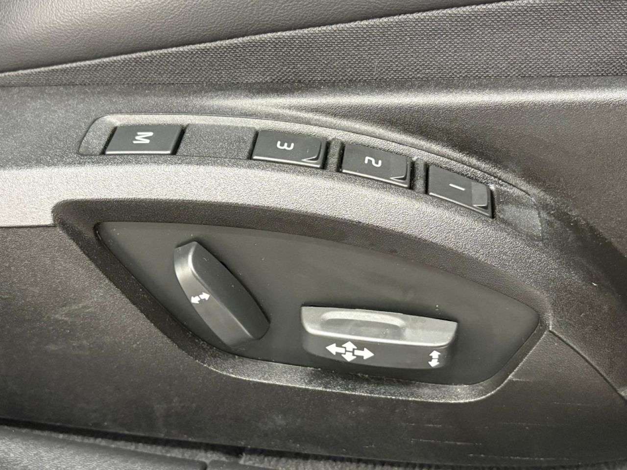 2019 VOLVO V40 2019 VOLVO V40