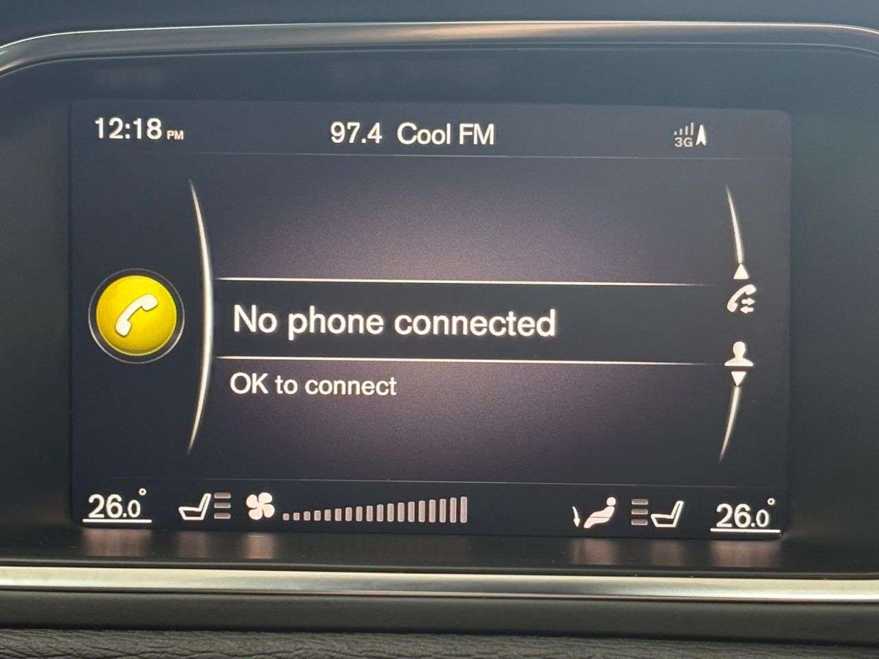 2019 VOLVO V40 2019 VOLVO V40