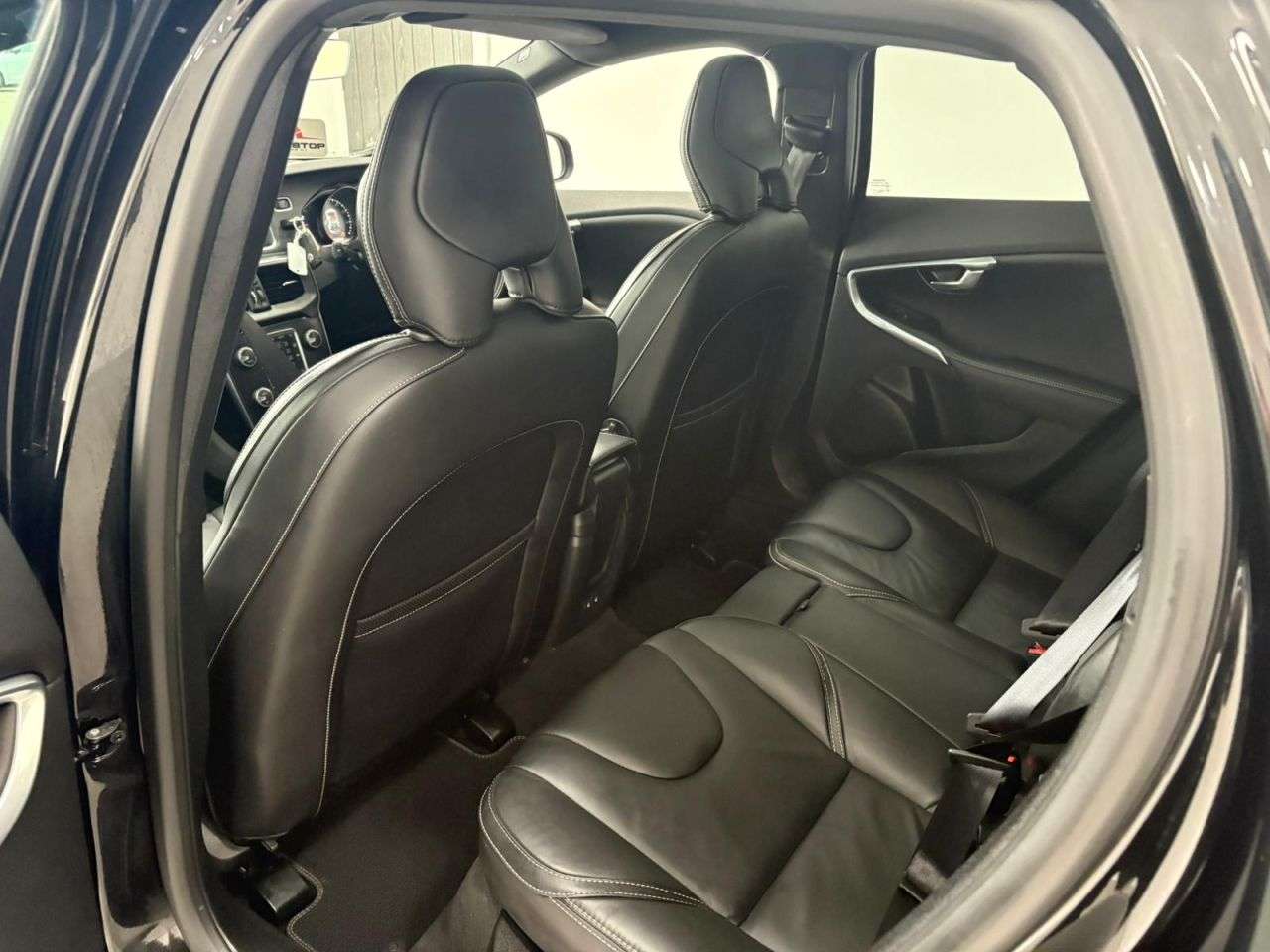 2019 VOLVO V40 2019 VOLVO V40