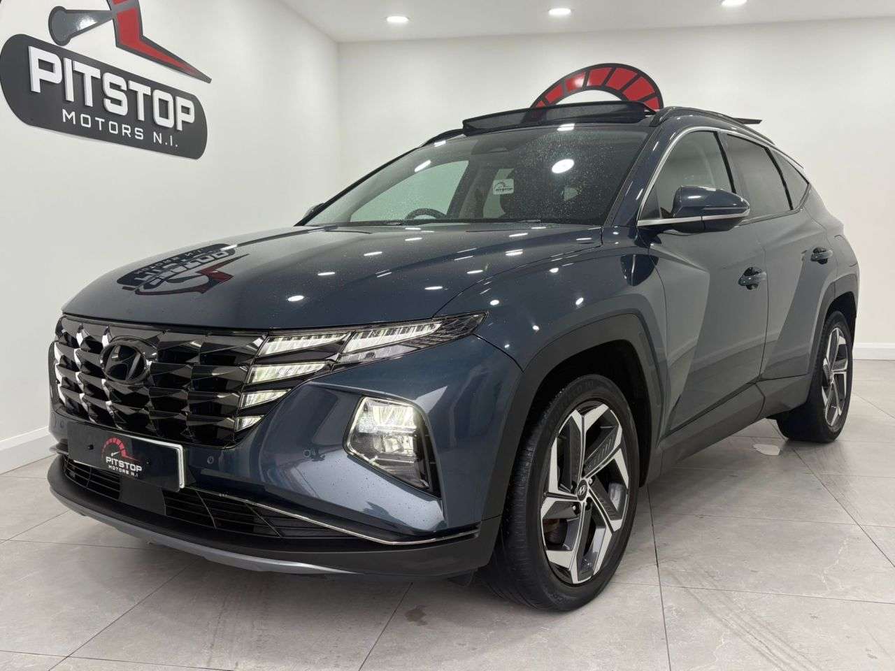 A 2021 HYUNDAI TUCSON 1.6 h T-GDi Ultimate SUV 5dr Petrol Hybrid Auto Euro 6 (s/s) (230 ps) A 2021 HYUNDAI TUCSON 1.6 h T-GDi Ultimate SUV 5dr Petrol Hybrid Auto Euro 6 (s/s) (230 ps)
