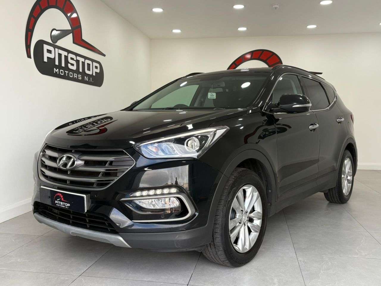 A 2017 HYUNDAI SANTA FE 2.2 CRDi Blue Drive Premium SUV 5dr Diesel Manual 4WD Euro 6 (s/s) (7 Seat) A 2017 HYUNDAI SANTA FE 2.2 CRDi Blue Drive Premium SUV 5dr Diesel Manual 4WD Euro 6 (s/s) (7 Seat)