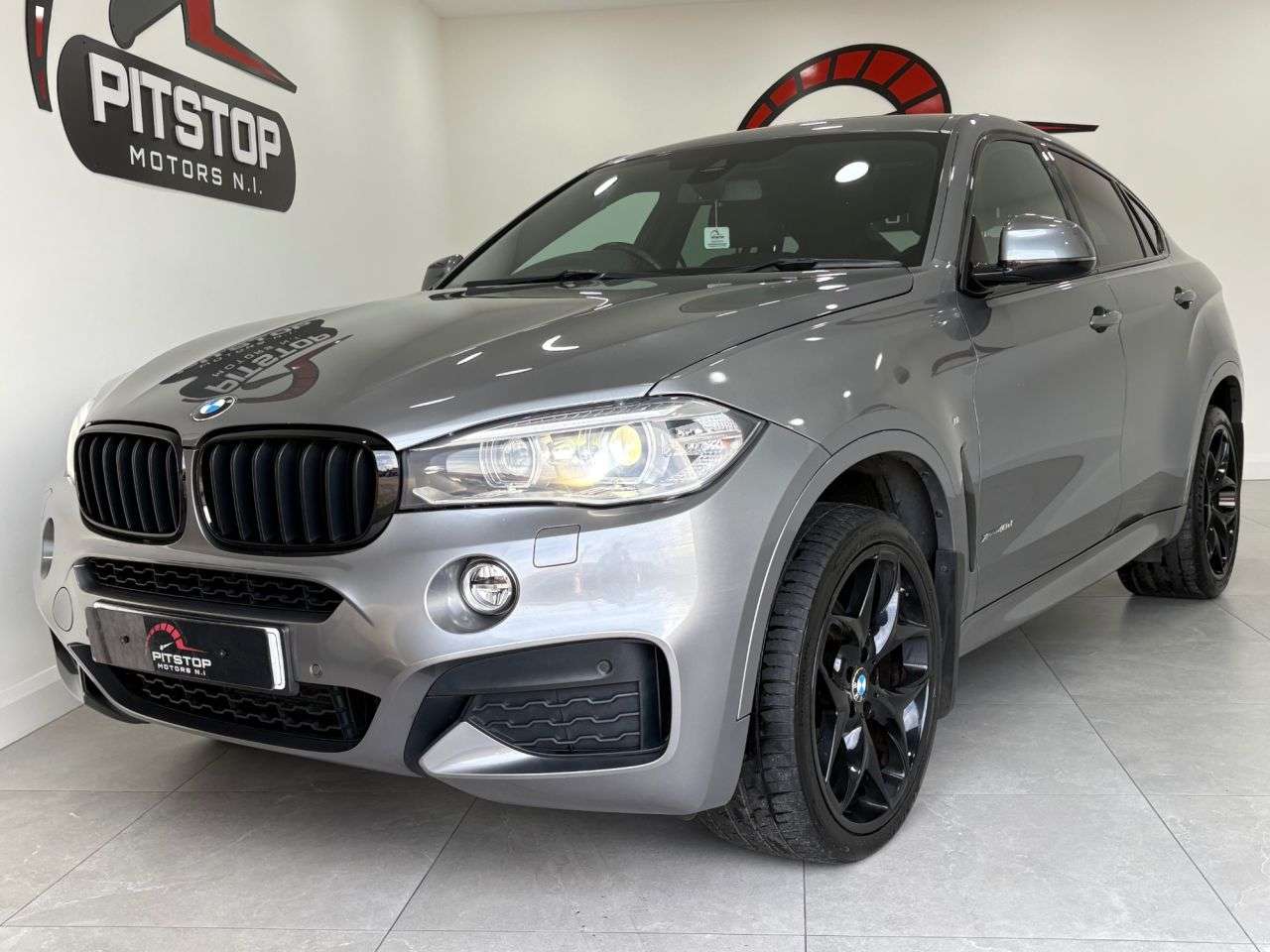 A 2016 BMW X6 3.0 40d M Sport SUV 5dr Diesel Auto xDrive Euro 6 (s/s) (313 ps) A 2016 BMW X6 3.0 40d M Sport SUV 5dr Diesel Auto xDrive Euro 6 (s/s) (313 ps)